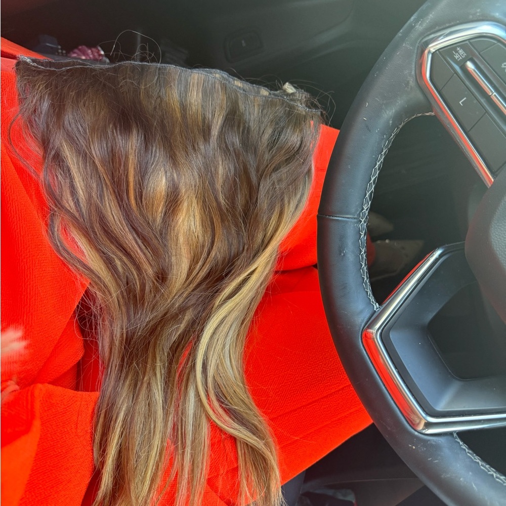 7 wefts of covet and mane Dubai and Cape Town 22 inches cut to 18